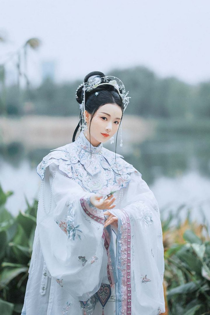 [YITUYU艺图语]2021.10.19 清寒里 Seven[41+1P／819MB]预览图