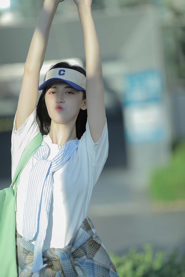 [YITUYU艺图语]2022.08.25 日落之前 清浅之夏 陈瑜婕[26+1P／243MB]预览图